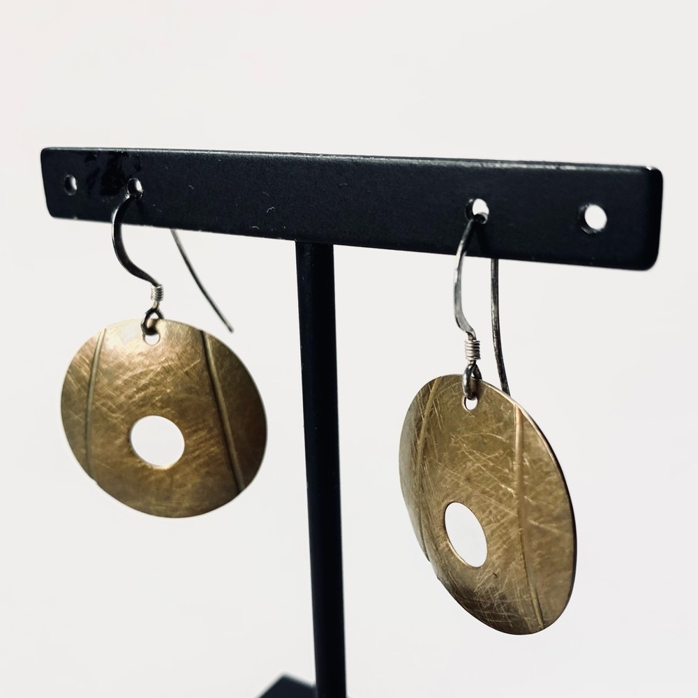 🎉LAST CALL🎉 Brass Metal Circle Keyhole Textured Dangle Earrings